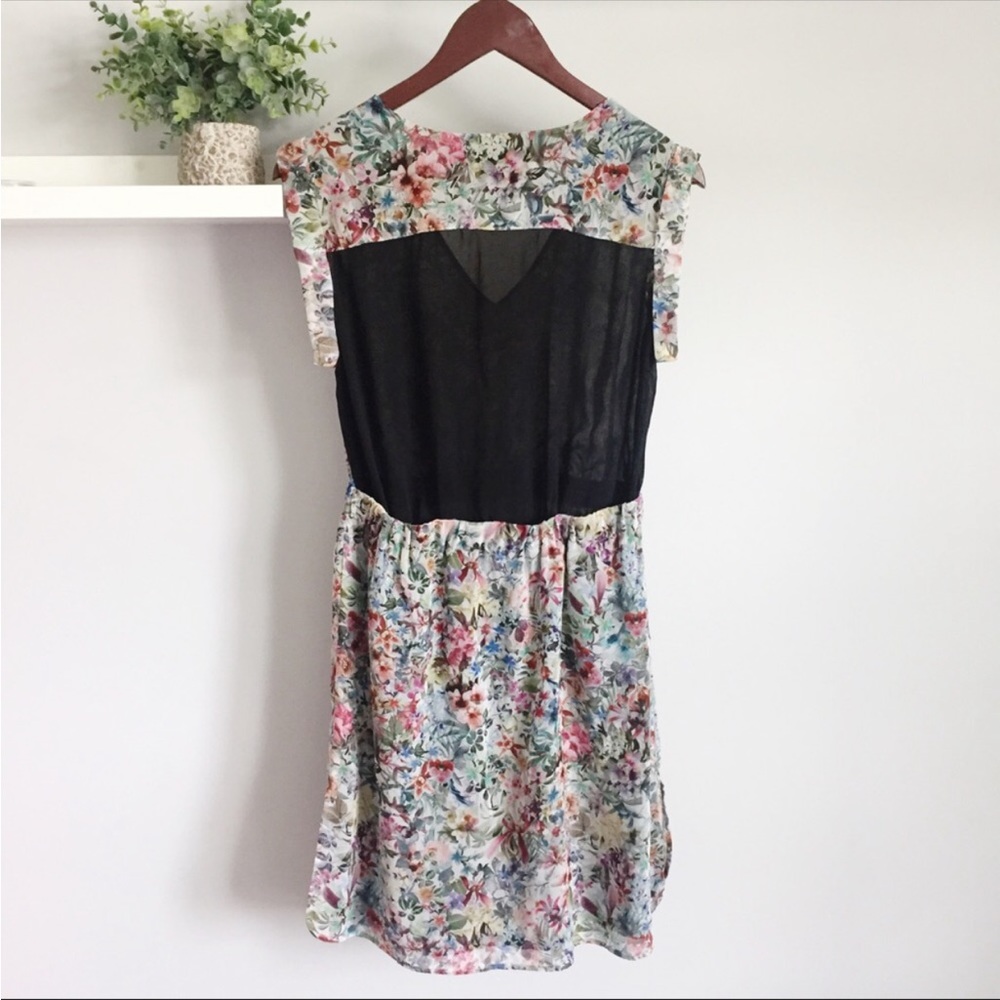Zara | Floral Dress Sheer Back - Picture 4 of 5